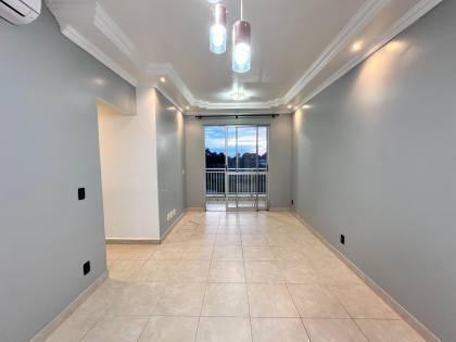 Apartamento com 3 quartos sendo 1 suíte no WEEKEND CLUB | Ponta Negra, armários e climatizado. Conheça agora!
