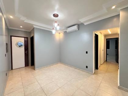 Apartamento com 3 quartos sendo 1 suíte no WEEKEND CLUB | Ponta Negra, armários e climatizado. Conheça agora!