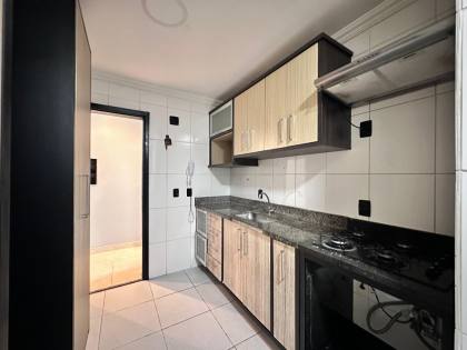 Apartamento com 3 quartos sendo 1 suíte no WEEKEND CLUB | Ponta Negra, armários e climatizado. Conheça agora!