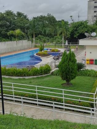 Conheça esse apartamento no Life Flores- 2 quartos sendo 1 suíte, armários e climatizado. 1 vaga!