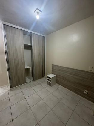 Conheça esse apartamento no Life Flores- 2 quartos sendo 1 suíte, armários e climatizado. 1 vaga!