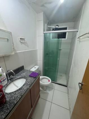 Conheça esse apartamento no Life Flores- 2 quartos sendo 1 suíte, armários e climatizado. 1 vaga!
