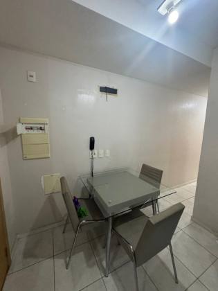 Conheça esse apartamento no Life Flores- 2 quartos sendo 1 suíte, armários e climatizado. 1 vaga!