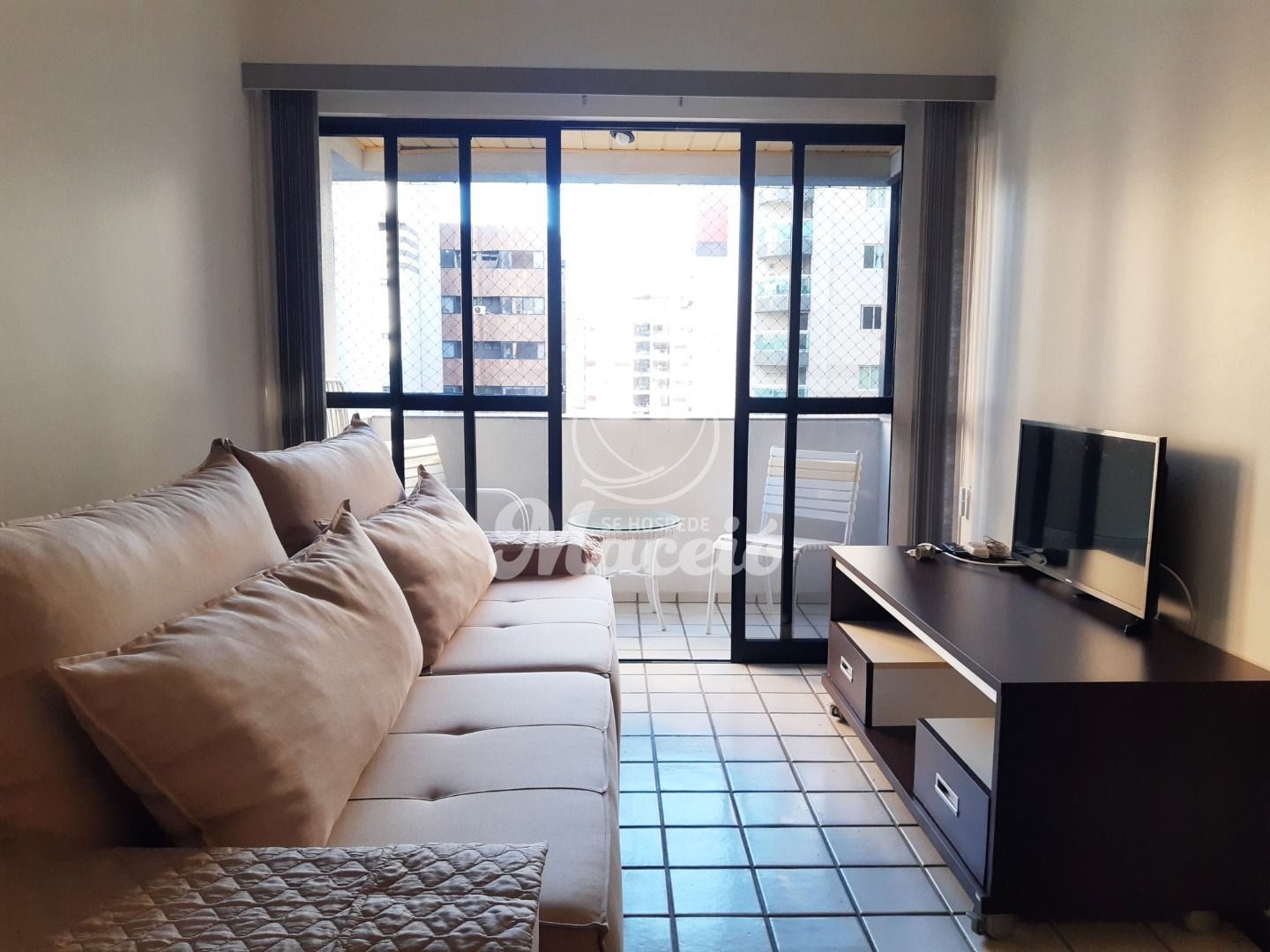 Apartamento 2 quartos, mobiliado e completo, de frente para o mar da Ponta Verde.