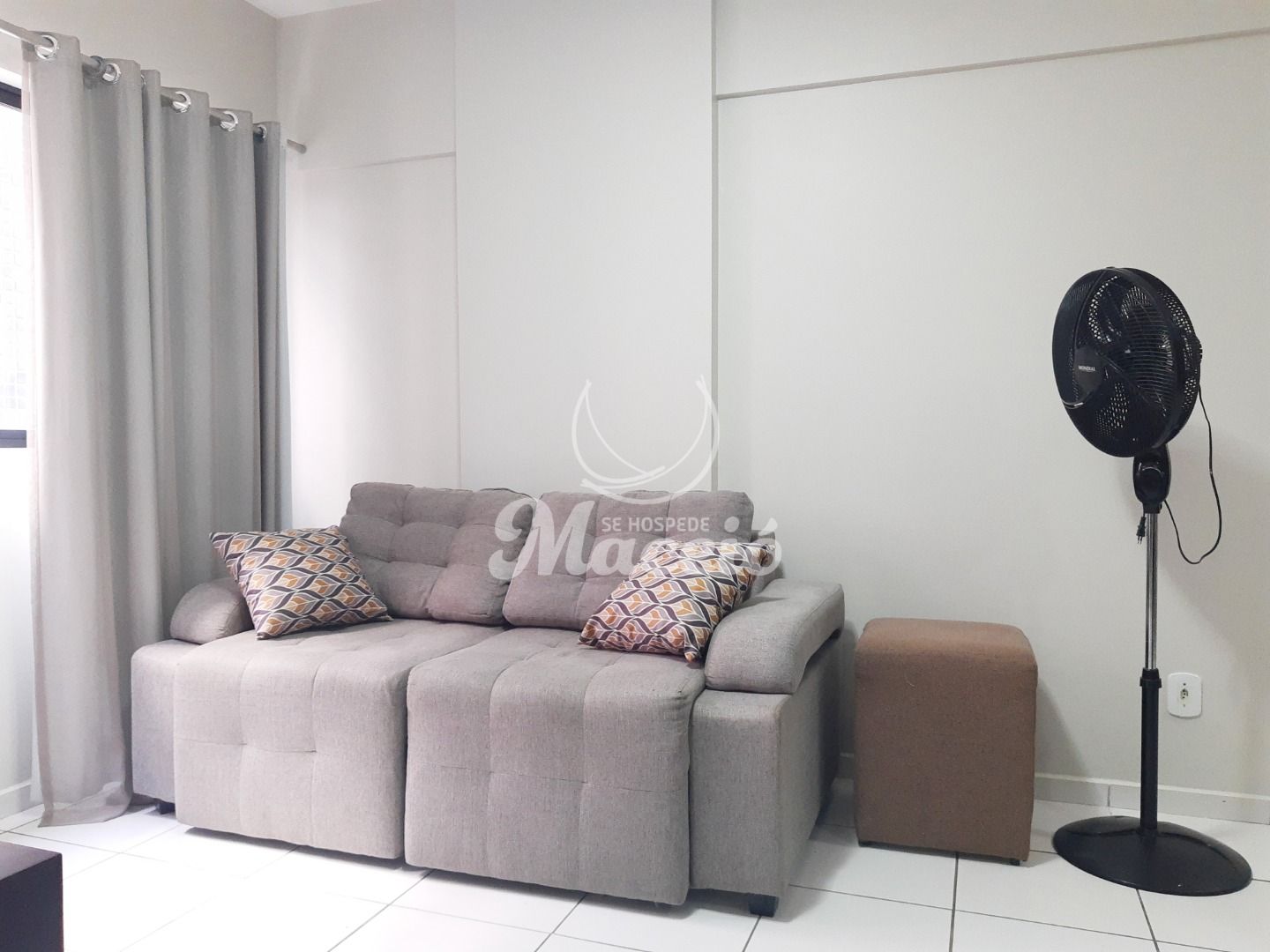 Quarto e sala mobiliado, à uma quadra da orla da Ponta Verde