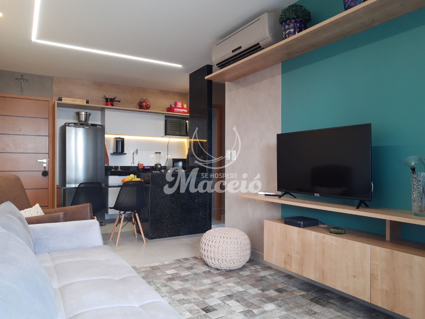 Quarto e sala, mobiliado na Ponta Verde