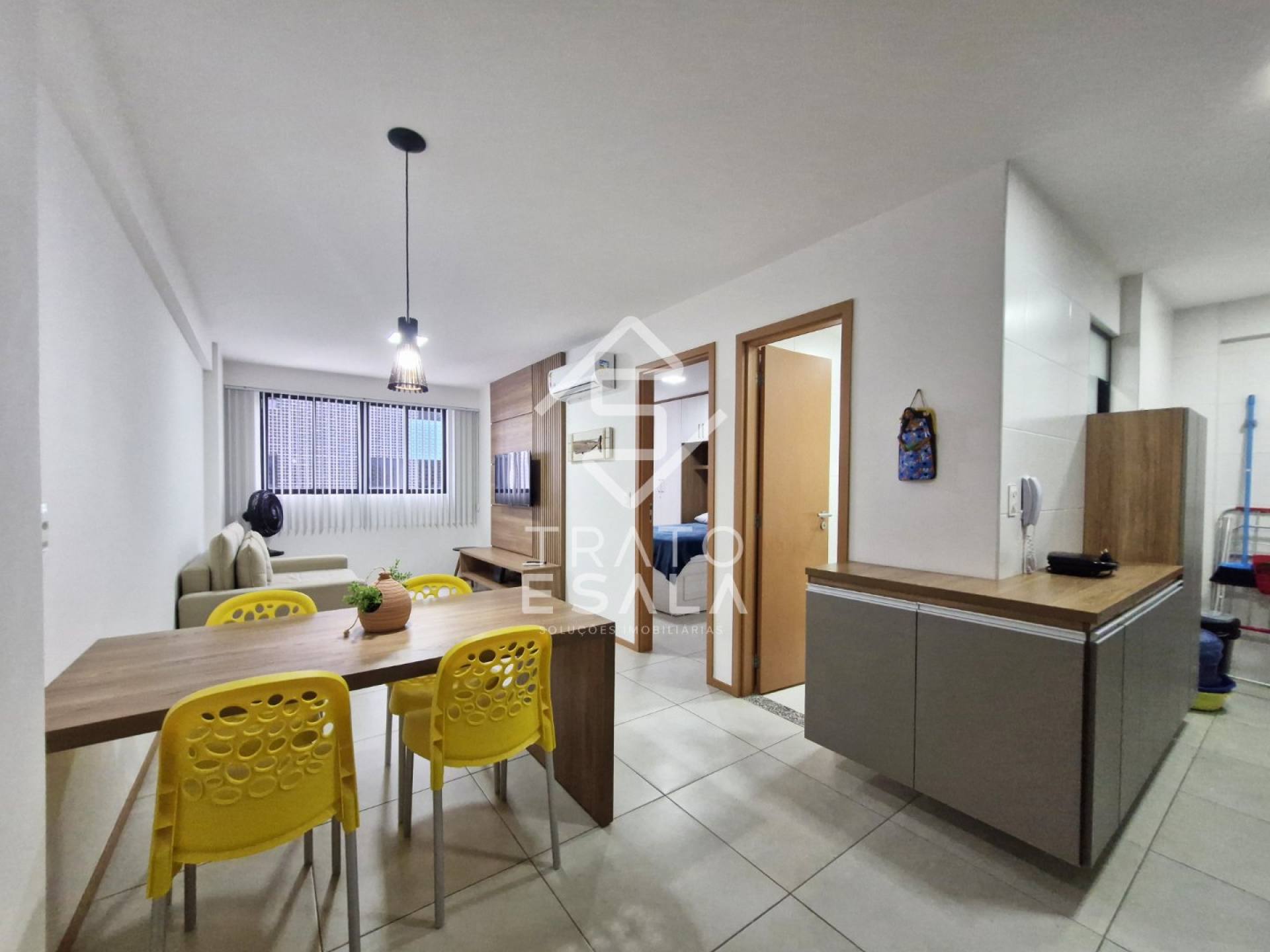 Quarto e sala mobiliado e com área de lazer completa