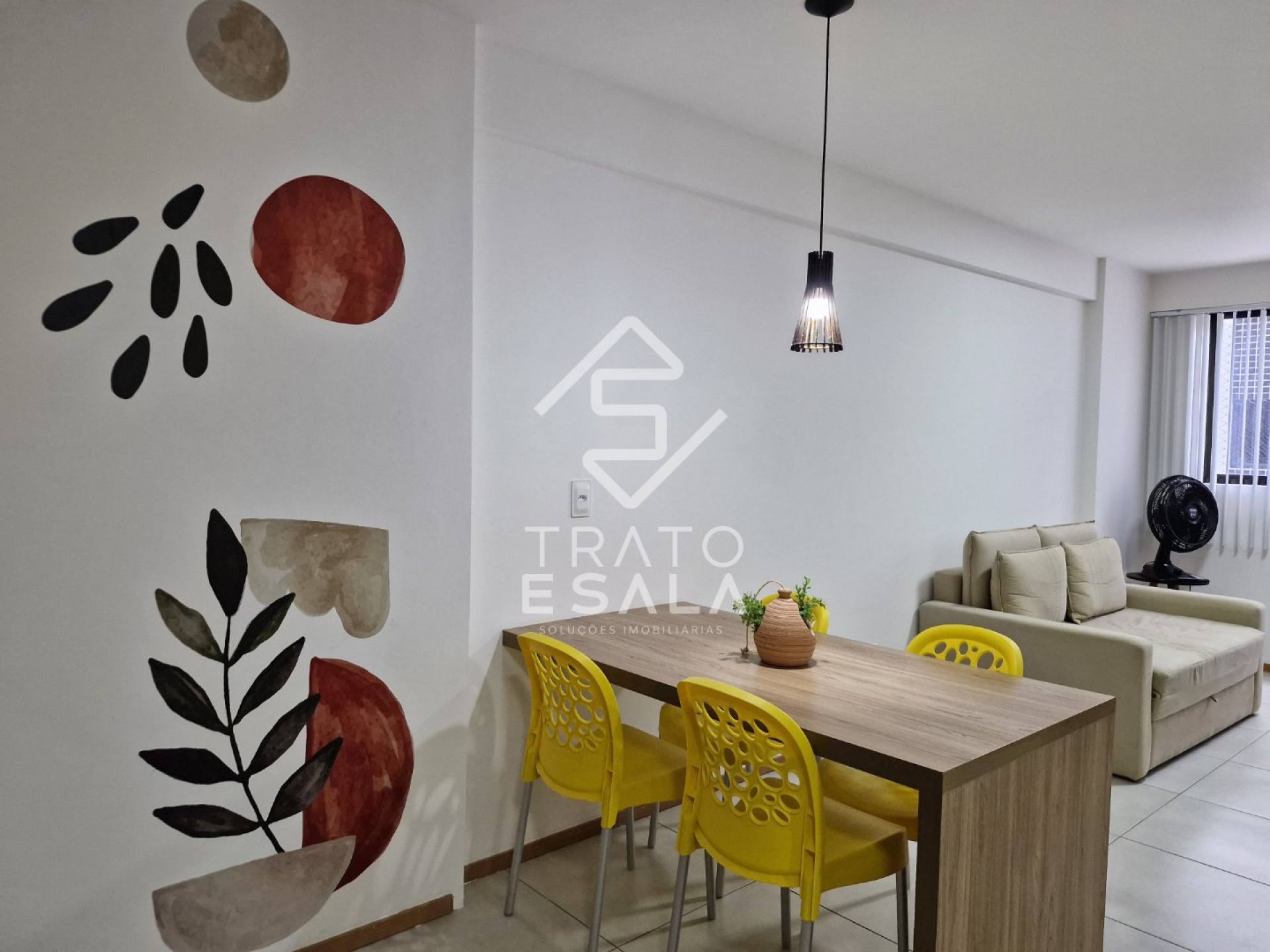Quarto e sala mobiliado e com área de lazer completa