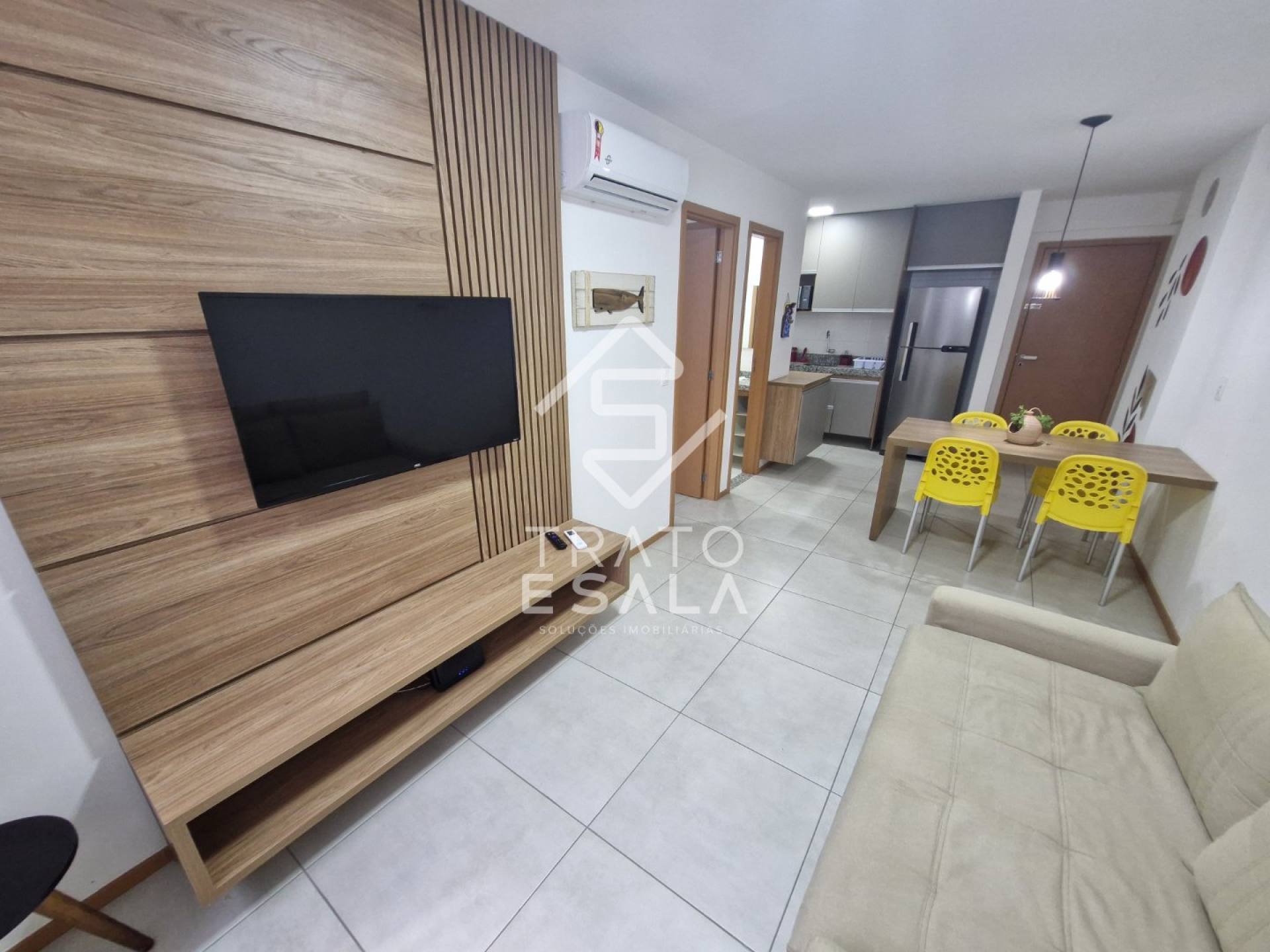 Quarto e sala mobiliado e com área de lazer completa