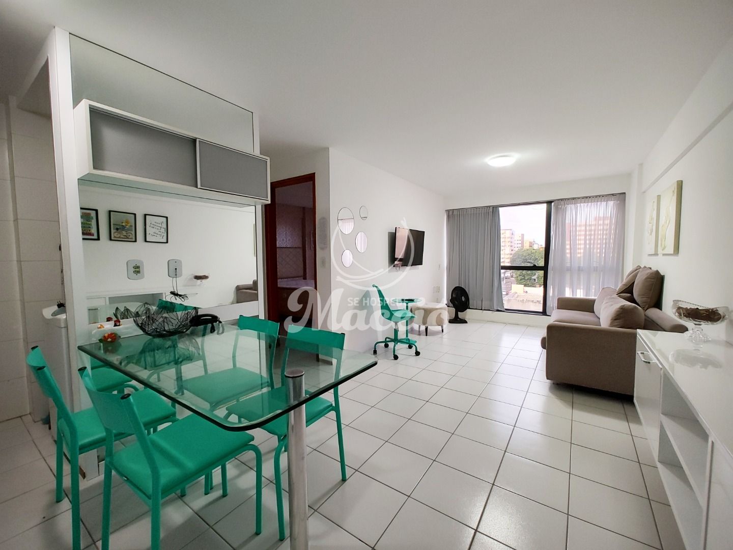 Quarto e sala em localização privilegiada na Ponta Verde, decorado e completo