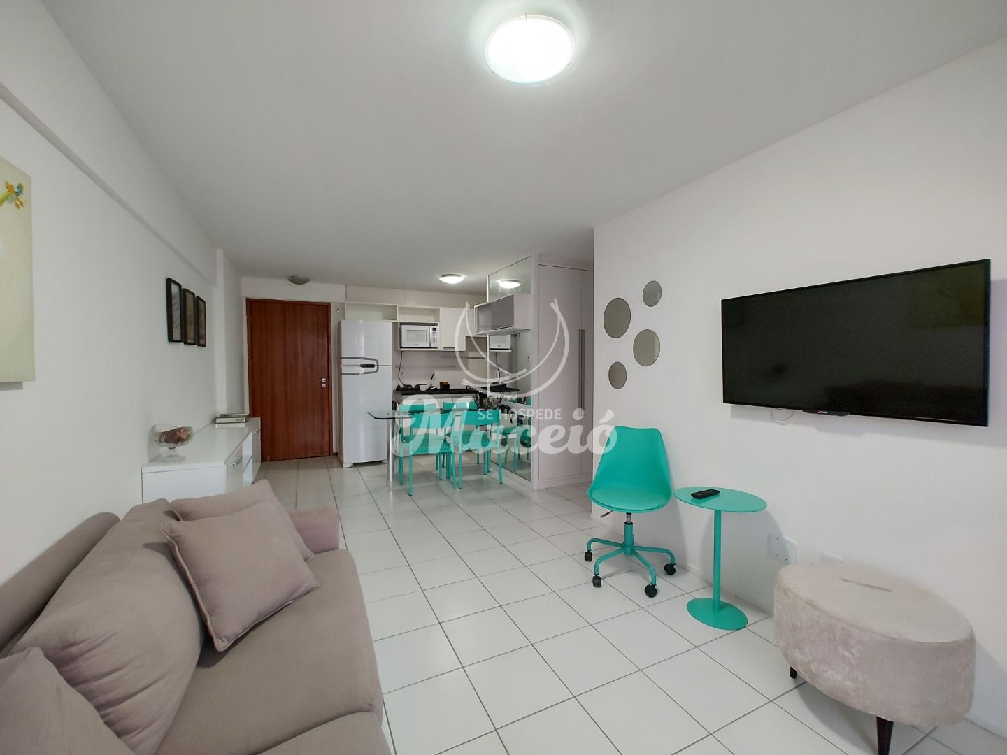 Quarto e sala em localização privilegiada na Ponta Verde, decorado e completo