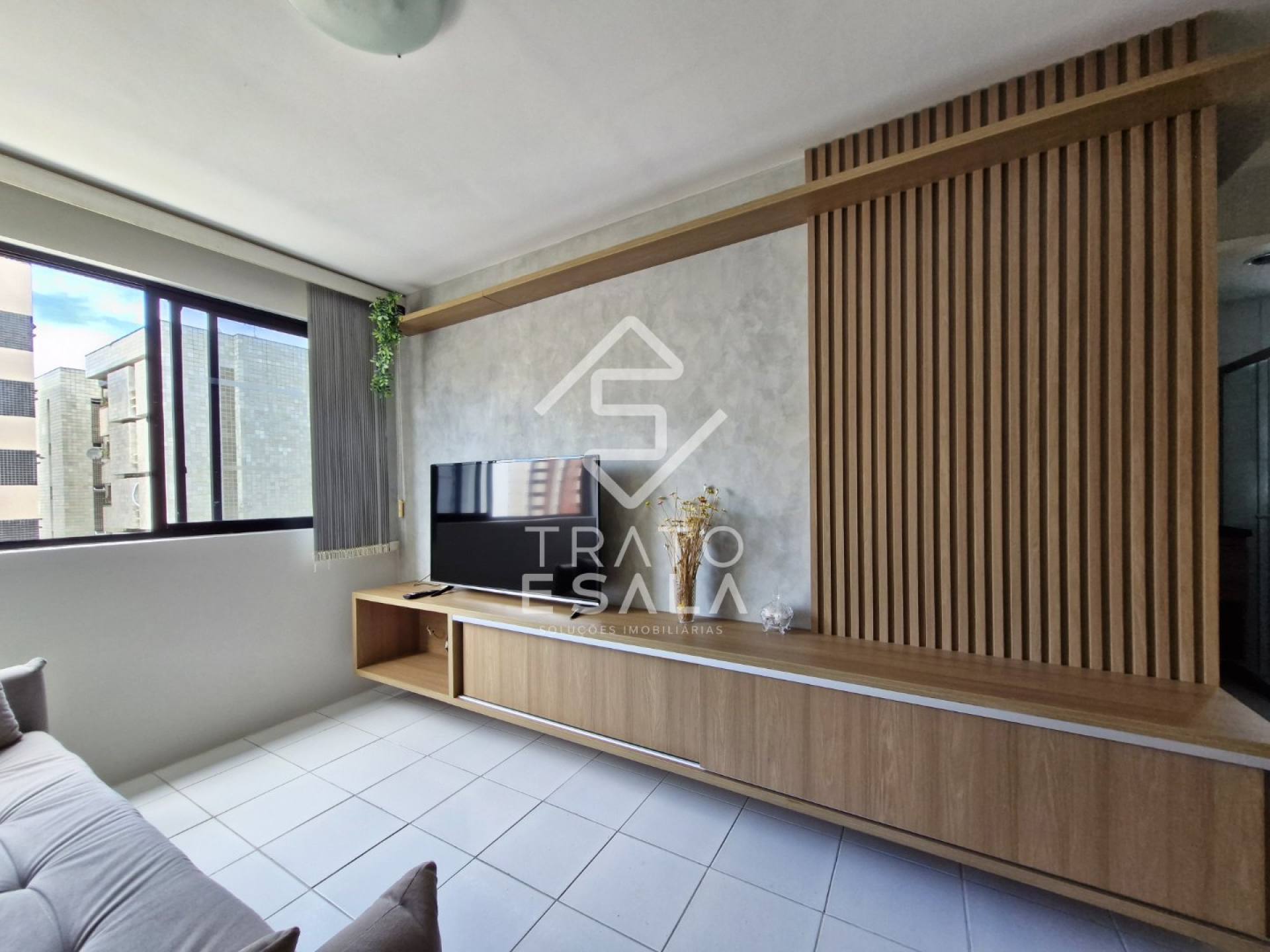 Quarto e sala mobiliado, localização privilegiada, na Ponta Verde