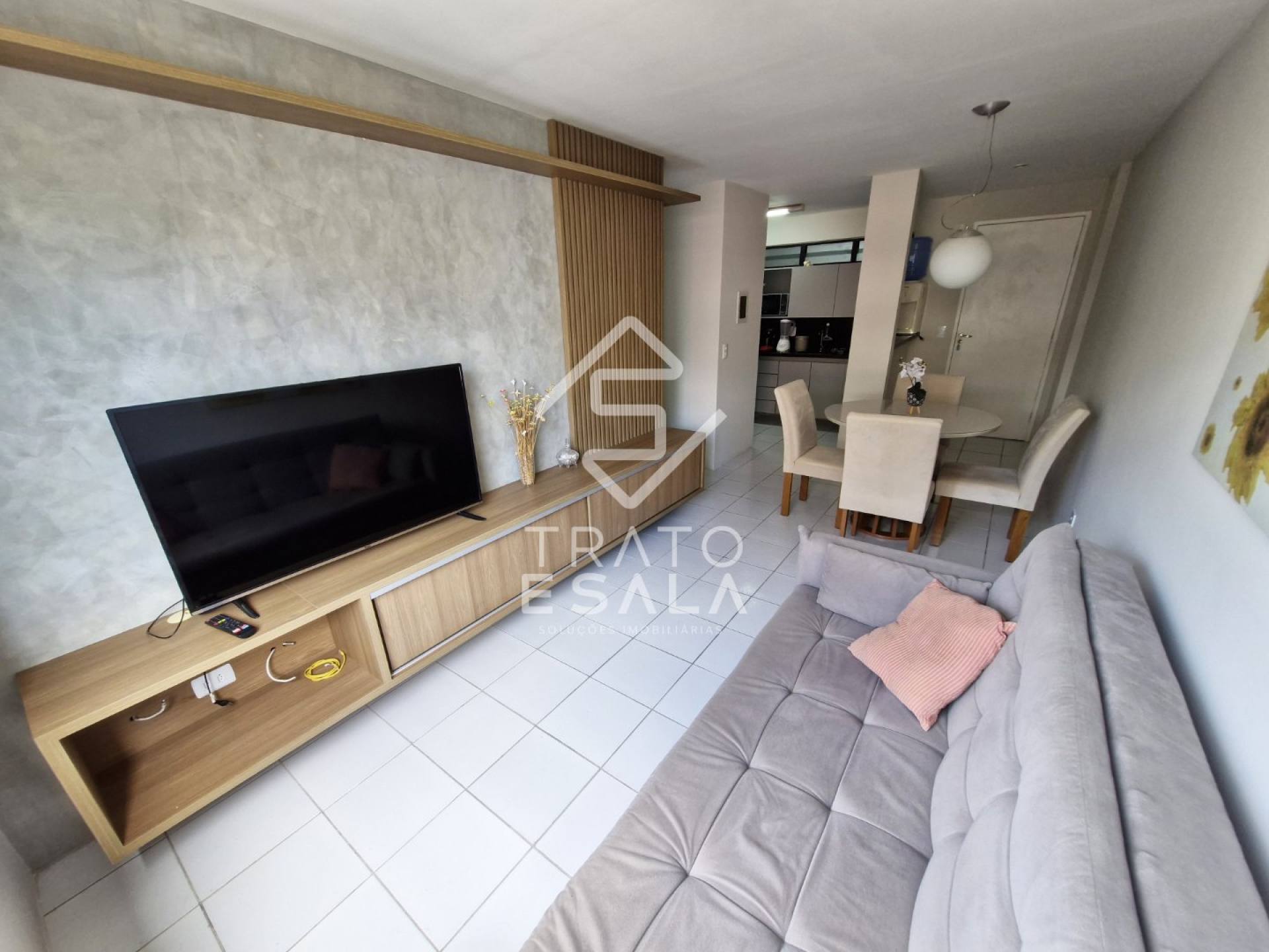 Quarto e sala mobiliado, localização privilegiada, na Ponta Verde