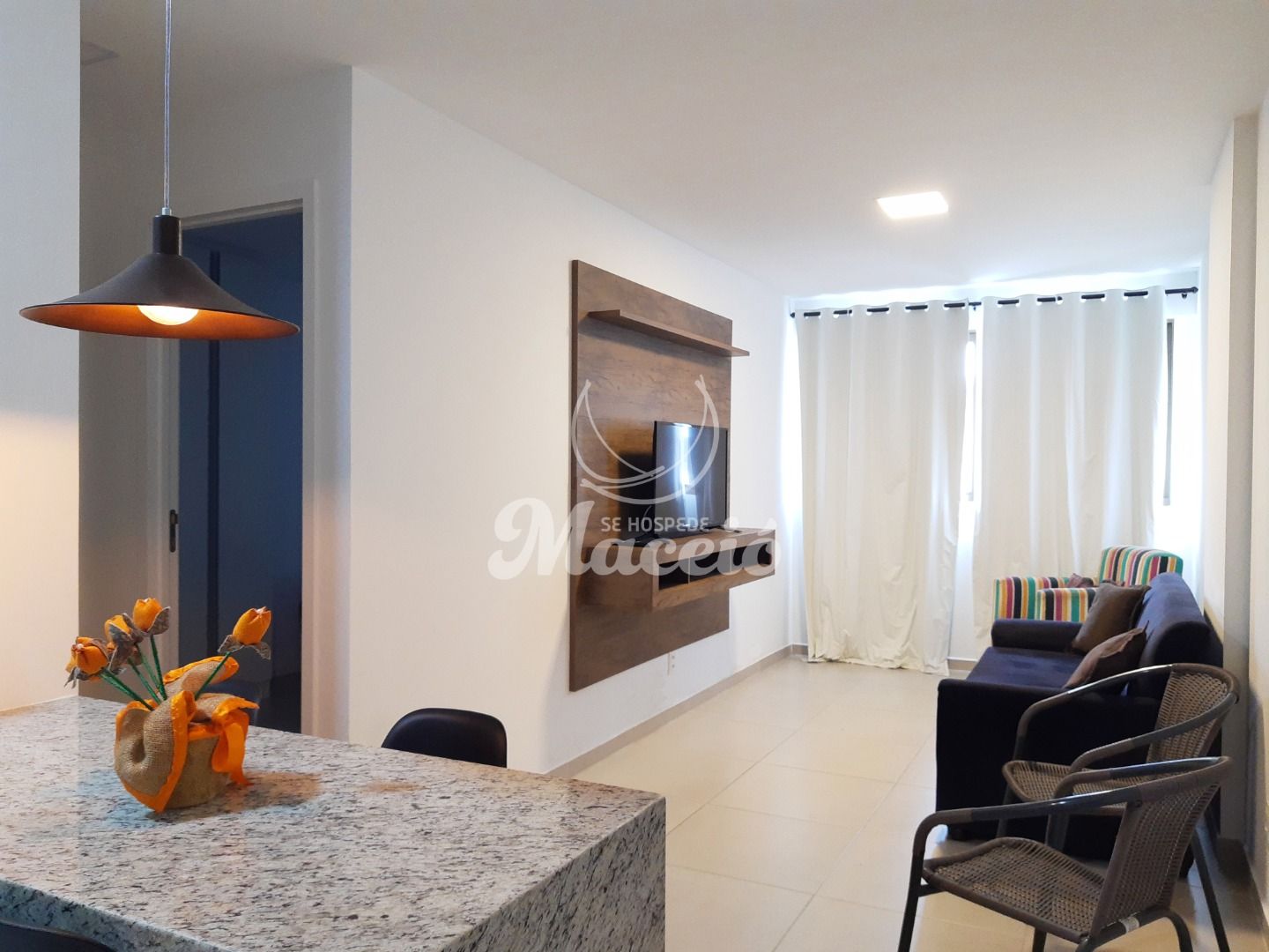 Quarto e sala completo e requintado, próximo à orla da Ponta Verde