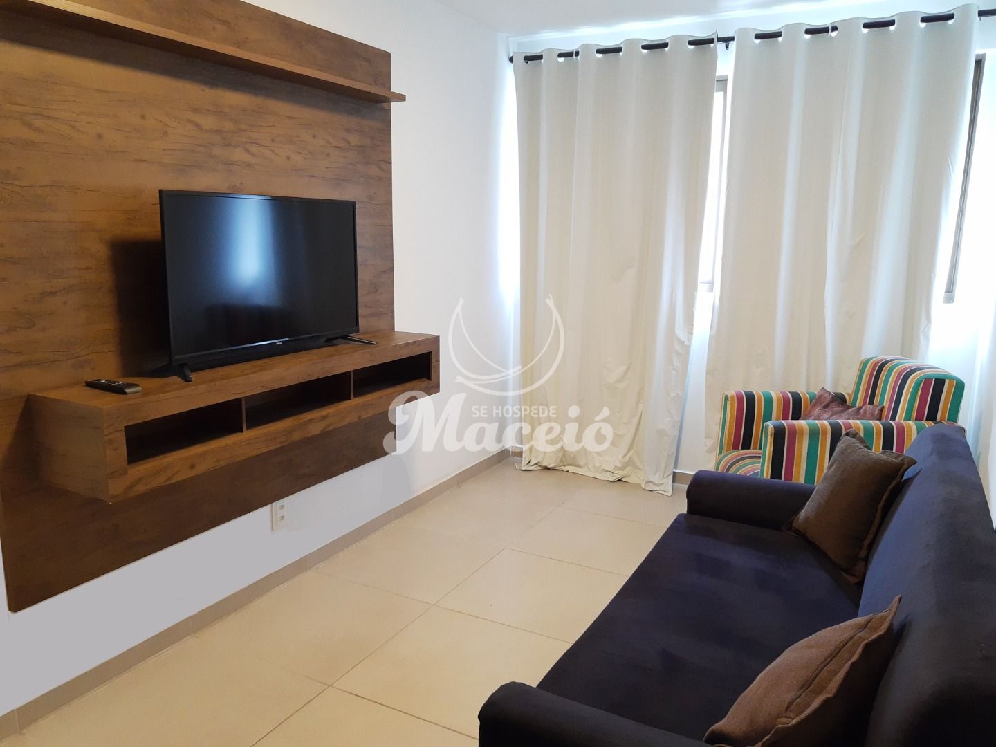 Quarto e sala completo e requintado, próximo à orla da Ponta Verde