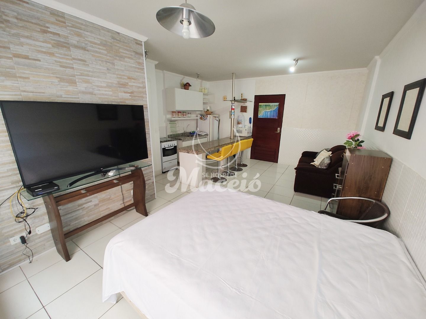 Studio prático e completo, em frente ao mar da Jatiúca