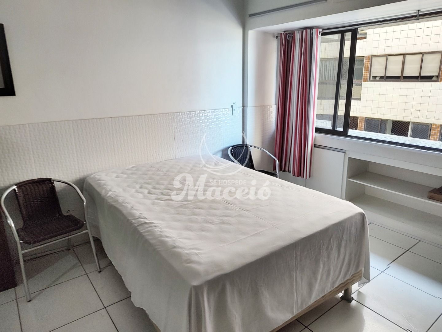 Studio prático e completo, em frente ao mar da Jatiúca