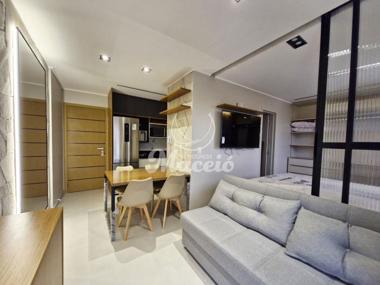 Belíssimo Studio, novo, decorado e mobiliado, na Jatiúca