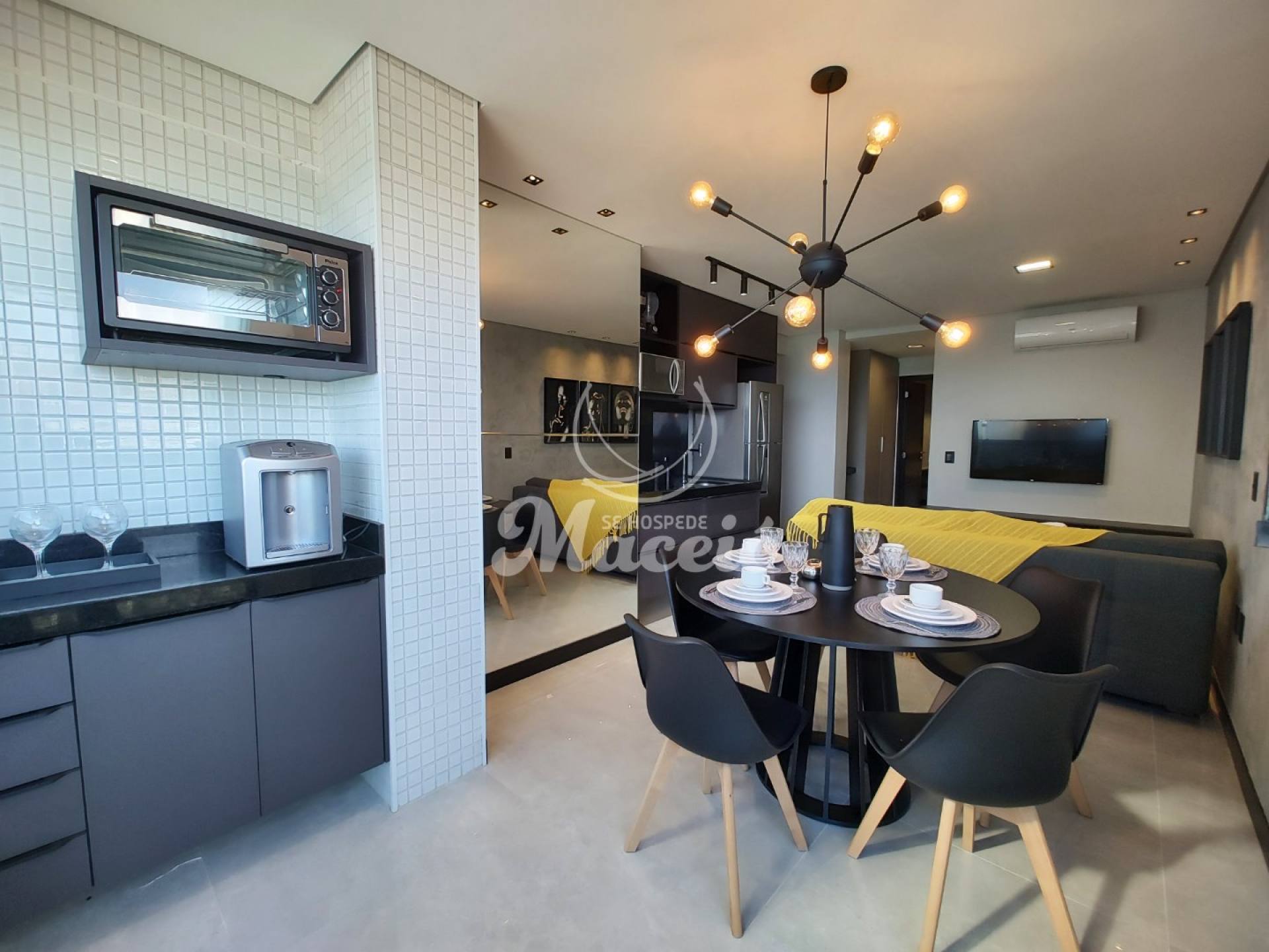 Quarto e sala novo, decorado e completo, no Sky Concept