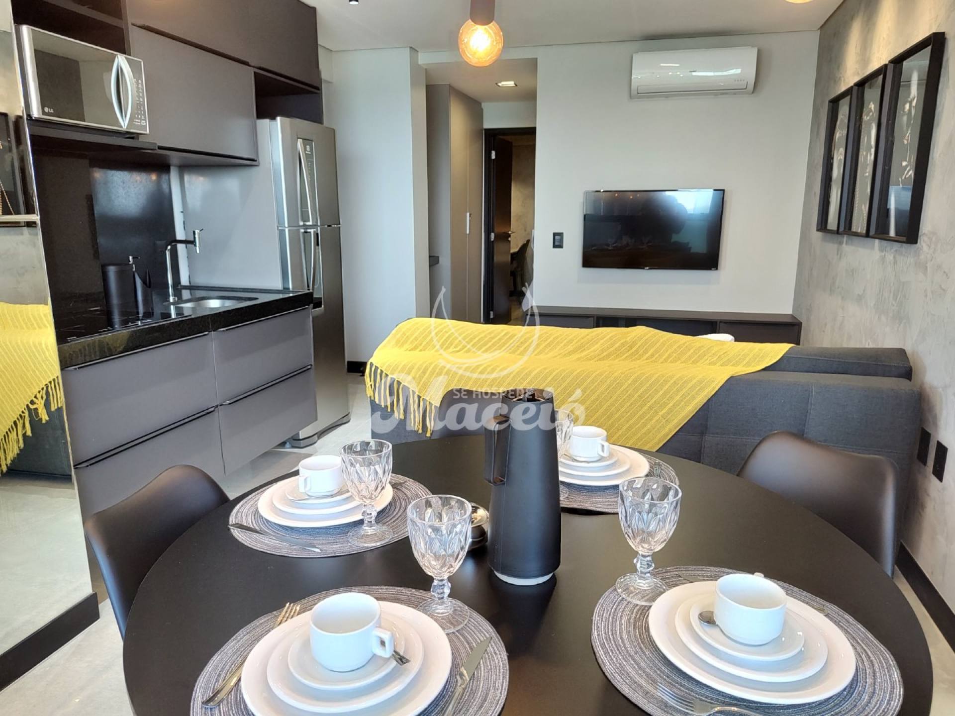 Quarto e sala novo, decorado e completo, no Sky Concept