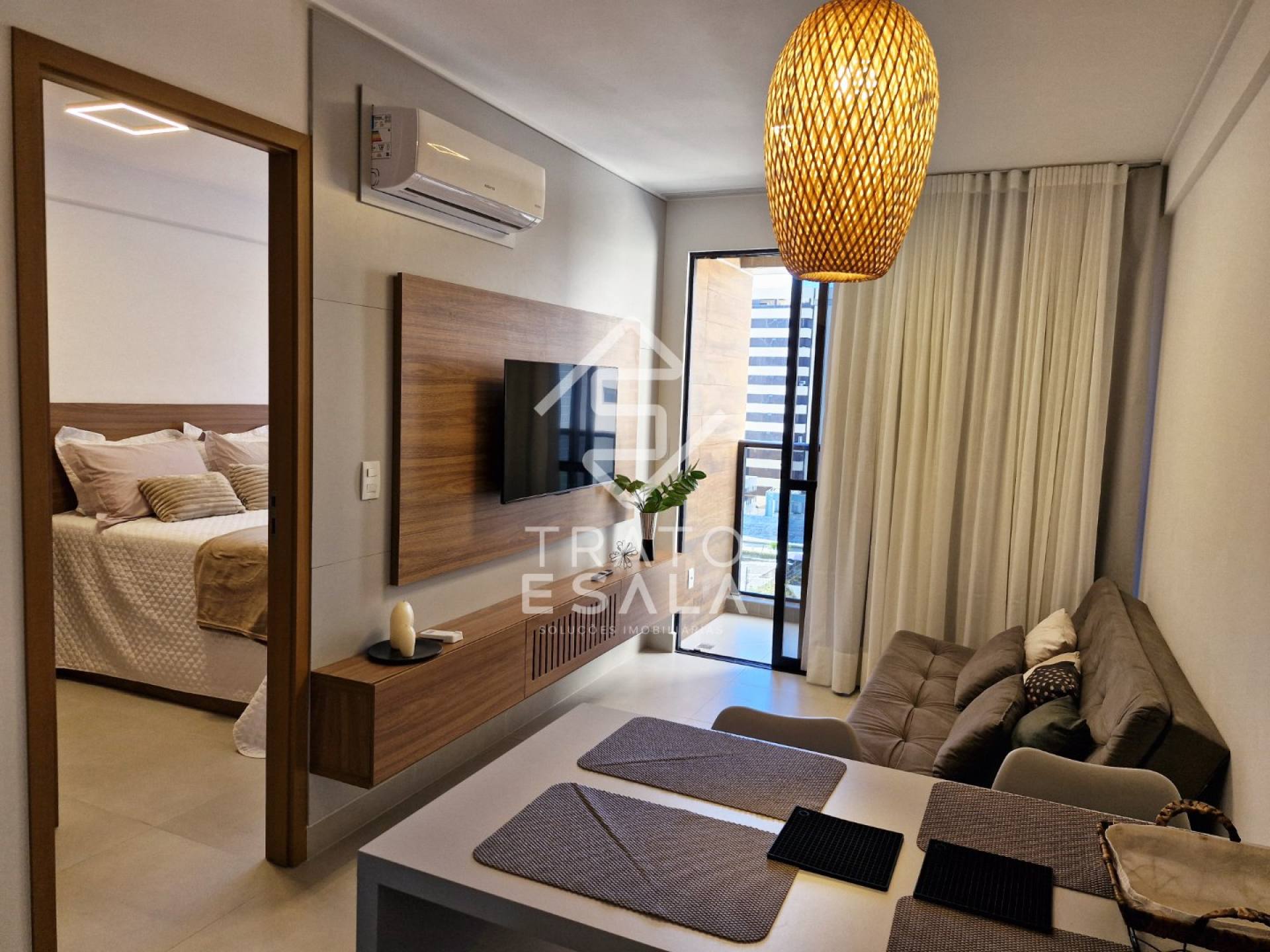 Quarto e sala recém entregue, repleto de facilidades, na Pajuçara