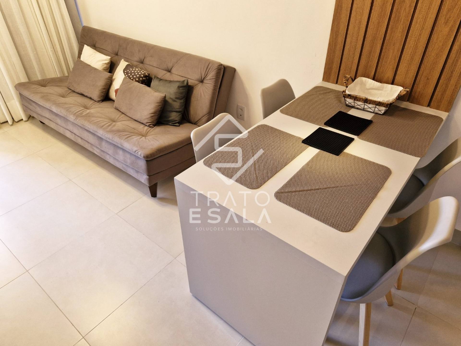 Quarto e sala recém entregue, repleto de facilidades, na Pajuçara