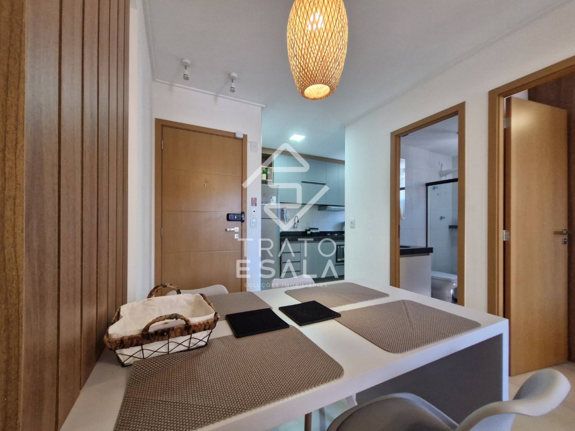 Quarto e sala recém entregue, repleto de facilidades, na Pajuçara