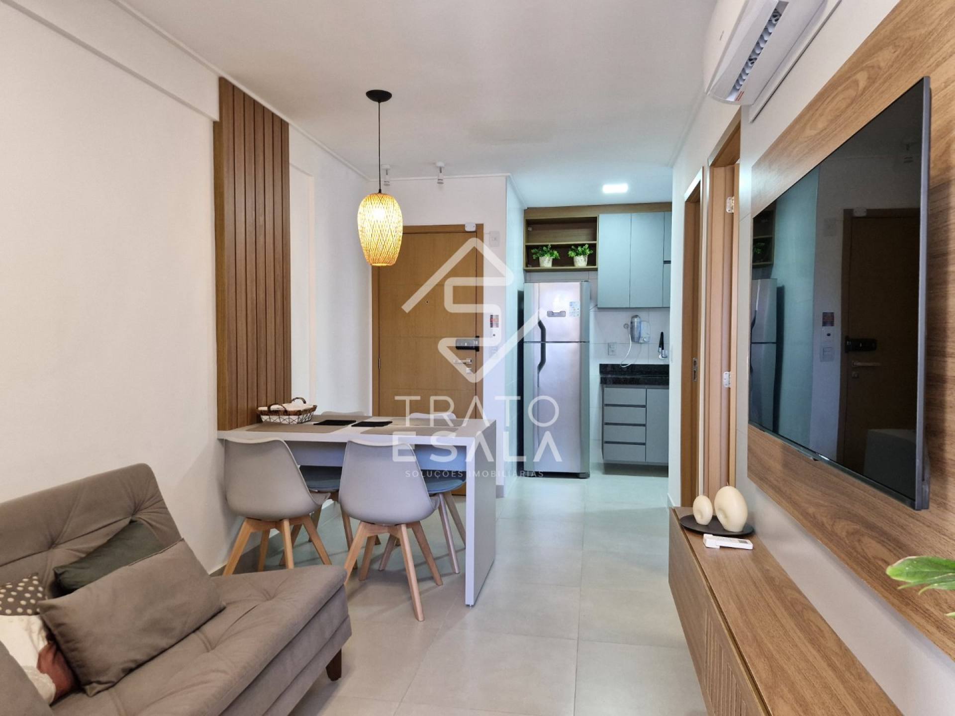 Quarto e sala recém entregue, repleto de facilidades, na Pajuçara