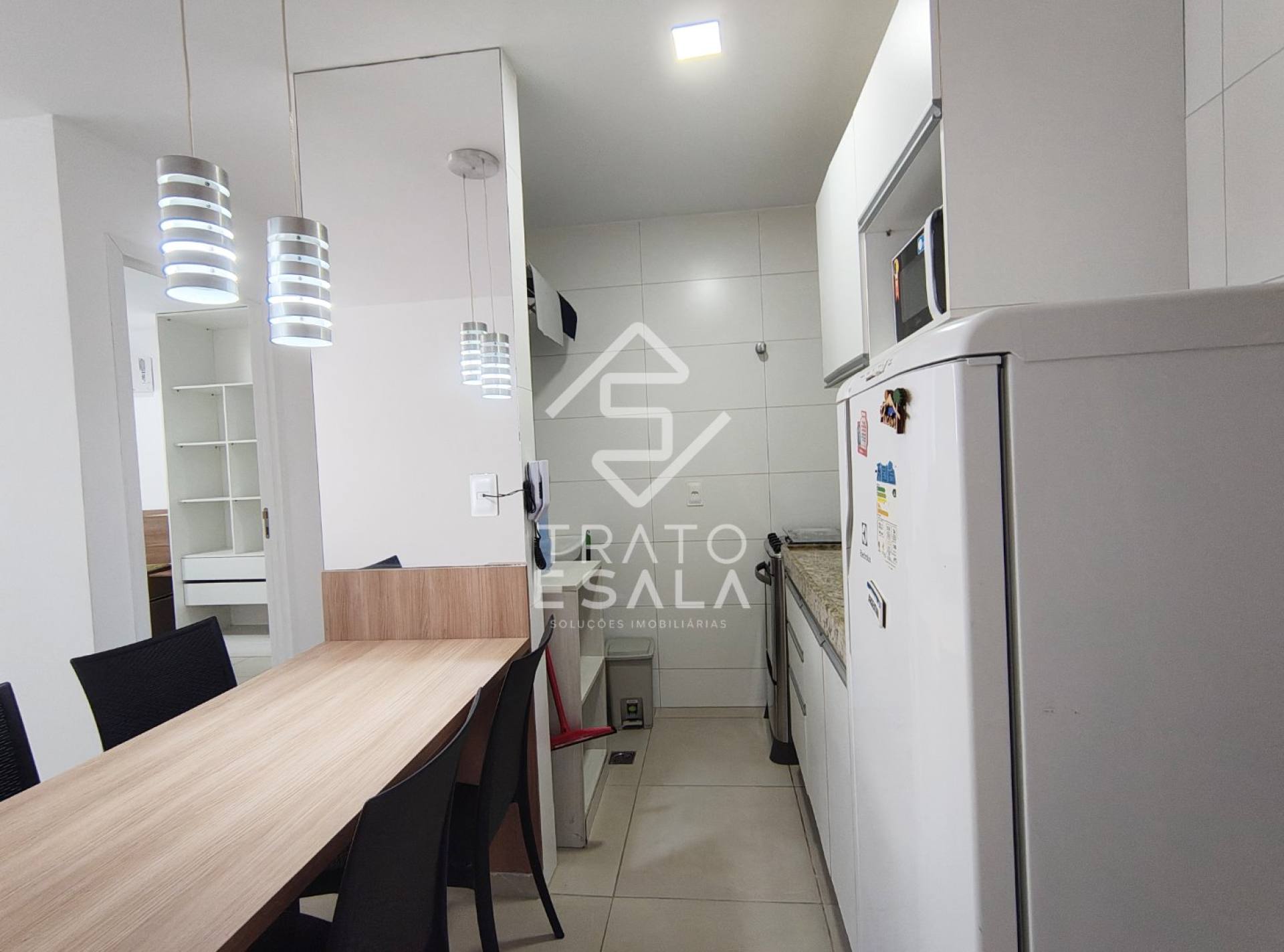 Quarto e sala prático e com excelente localização, próximo à orla da Ponta Verde