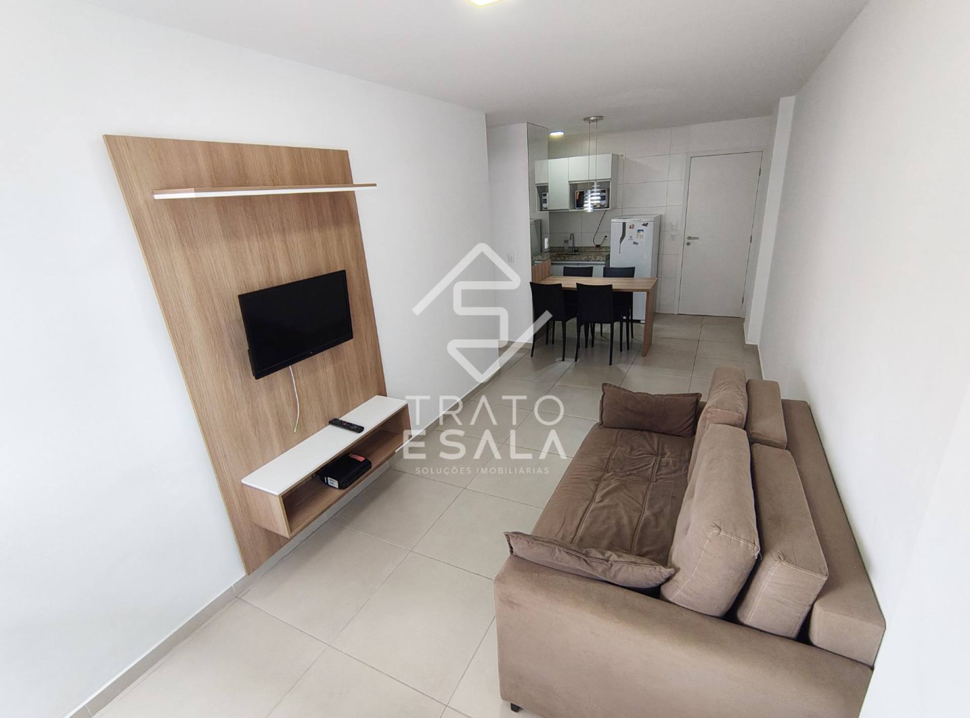 Quarto e sala prático e com excelente localização, próximo à orla da Ponta Verde