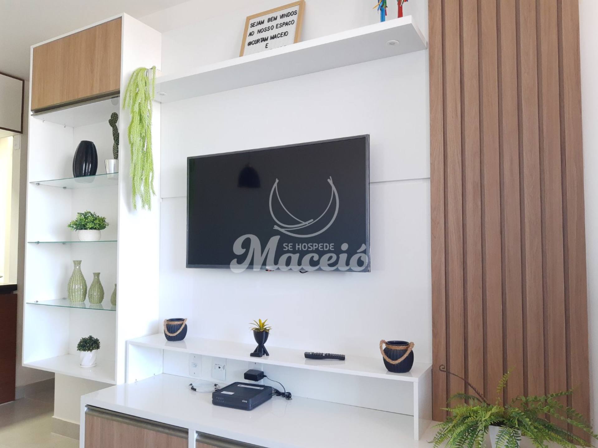 Apartamento quarto e sala excelente localização na Ponta Verde