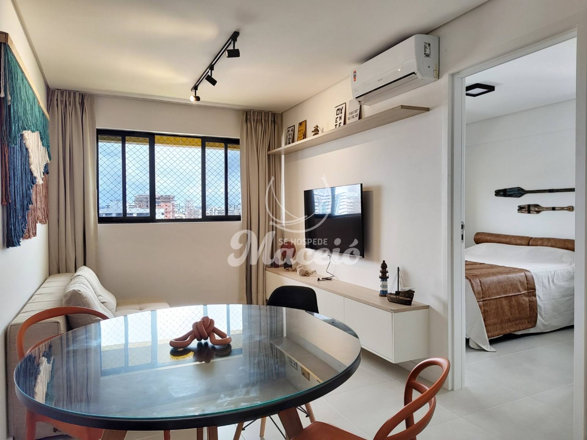 Quarto e sala, novo, excelente oportunidade na Ponta Verde