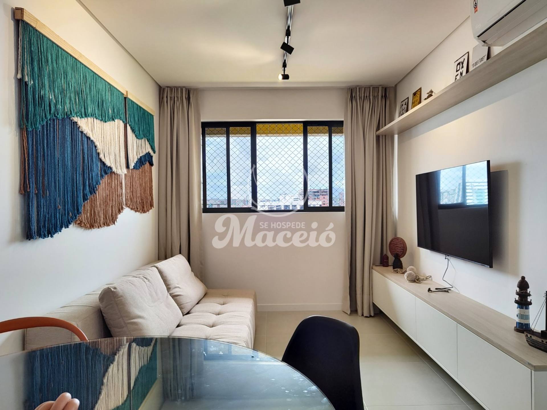 Quarto e sala, novo, excelente oportunidade na Ponta Verde