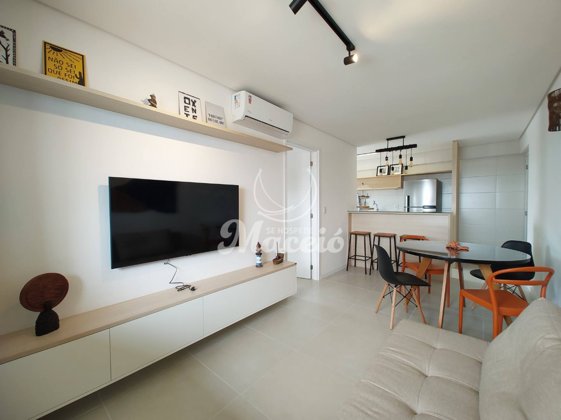 Quarto e sala, novo, excelente oportunidade na Ponta Verde