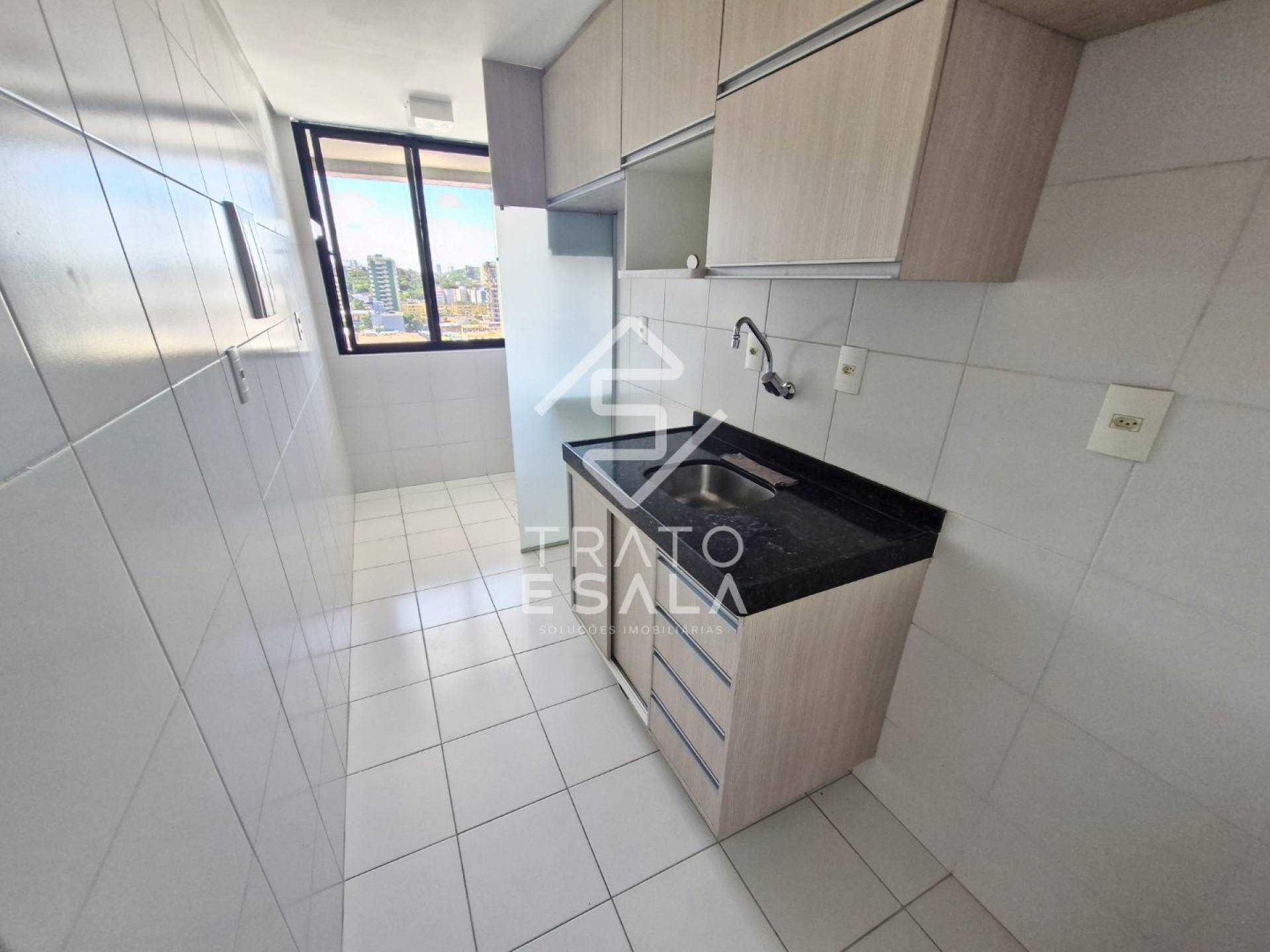 Dois quartos, semi mobiliado, com área de lazer, na melhor localização da Jatiúca