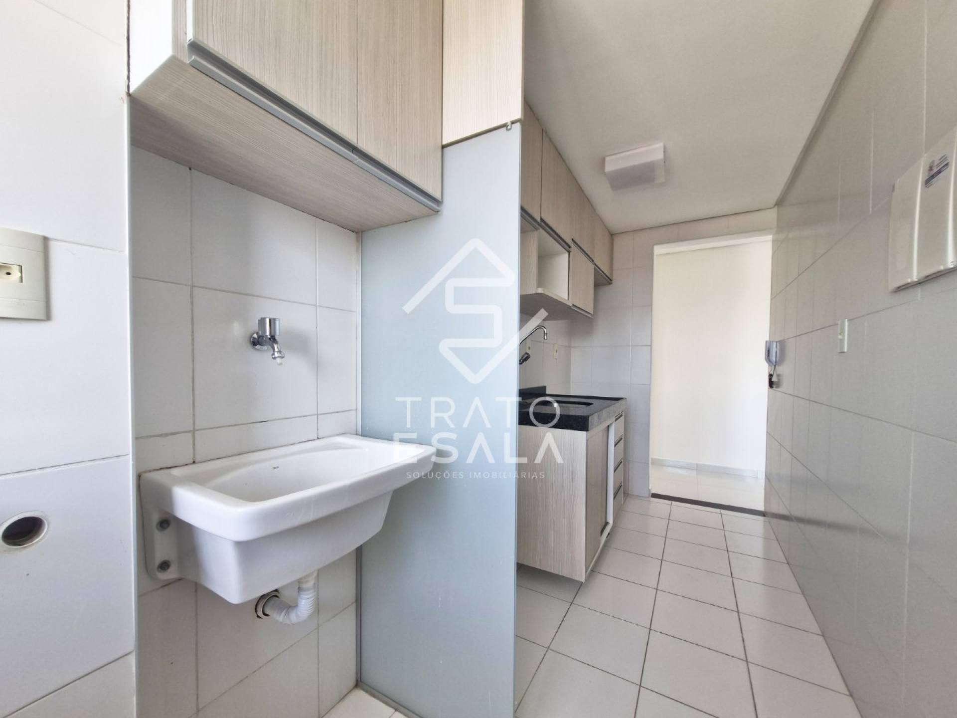 Dois quartos, semi mobiliado, com área de lazer, na melhor localização da Jatiúca
