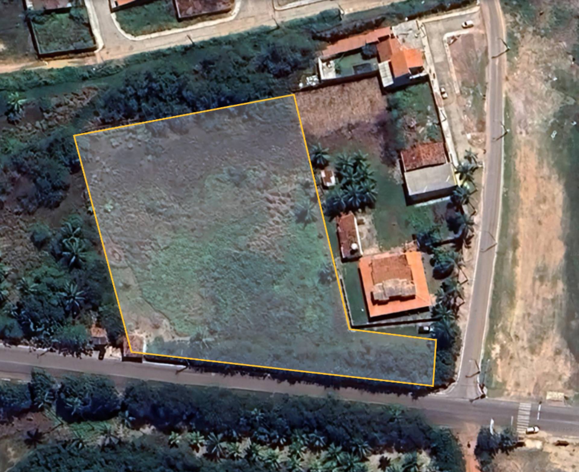 Sítio “Malhada”, na AL 101 Sul e próximo ao mar, em Jequiá da Praia