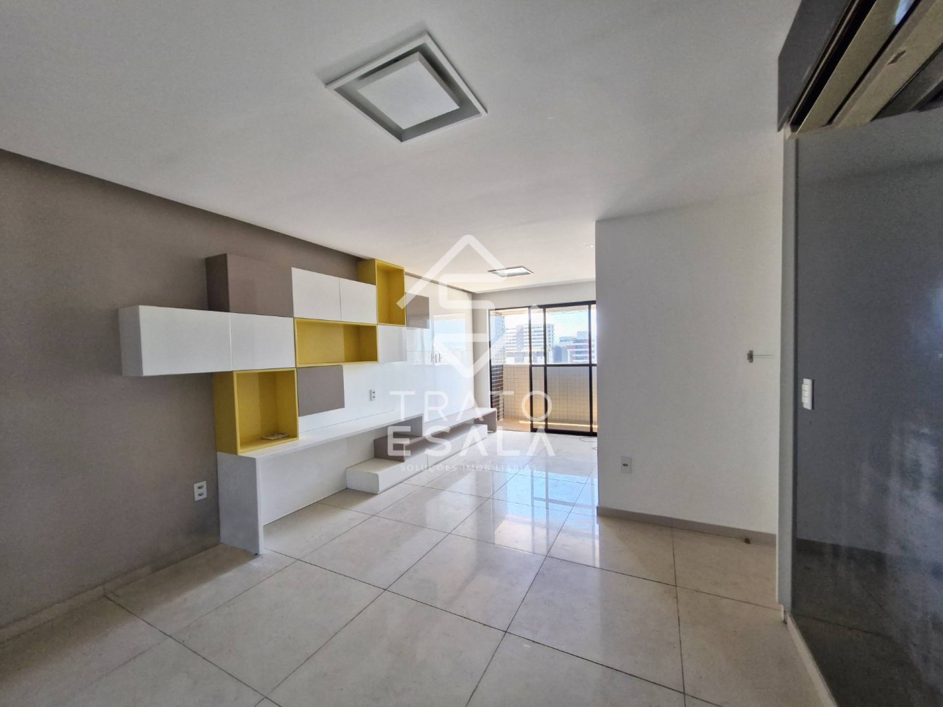 Três quartos, amplo, semi mobiliado, na Jatiúca