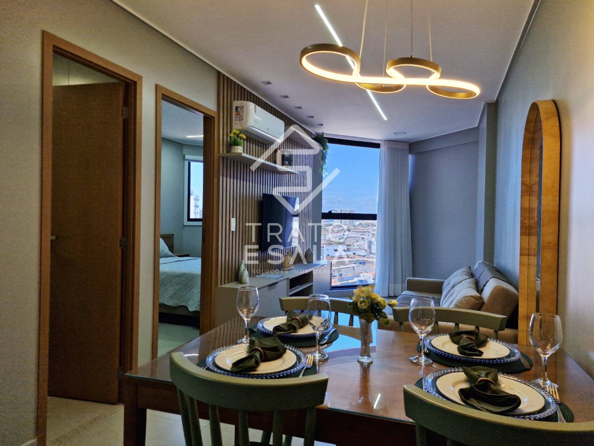 Quarto e sala novo e decorado, 2 quadras do mar e incrível área de lazer