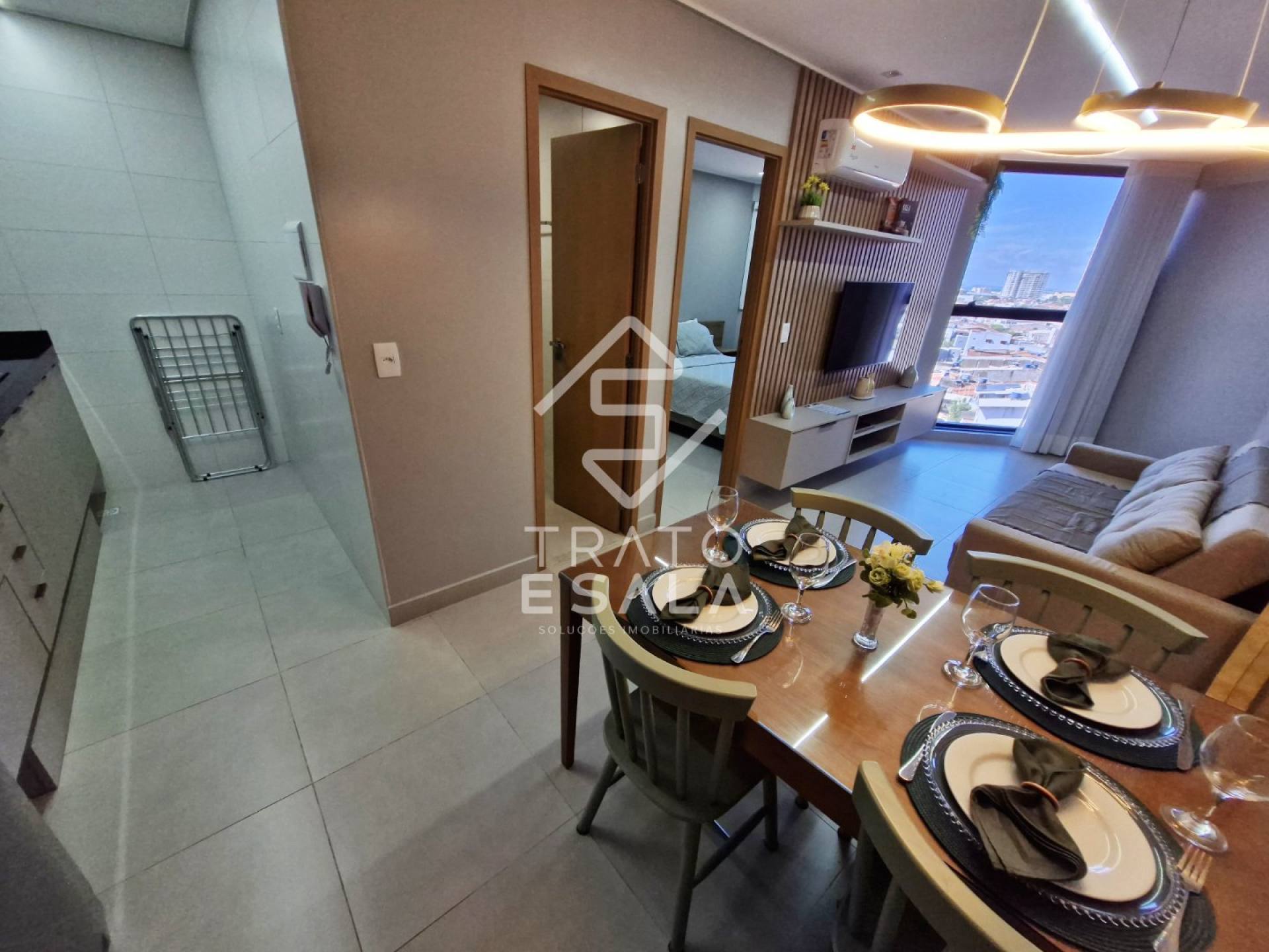 Quarto e sala novo e decorado, 2 quadras do mar e incrível área de lazer