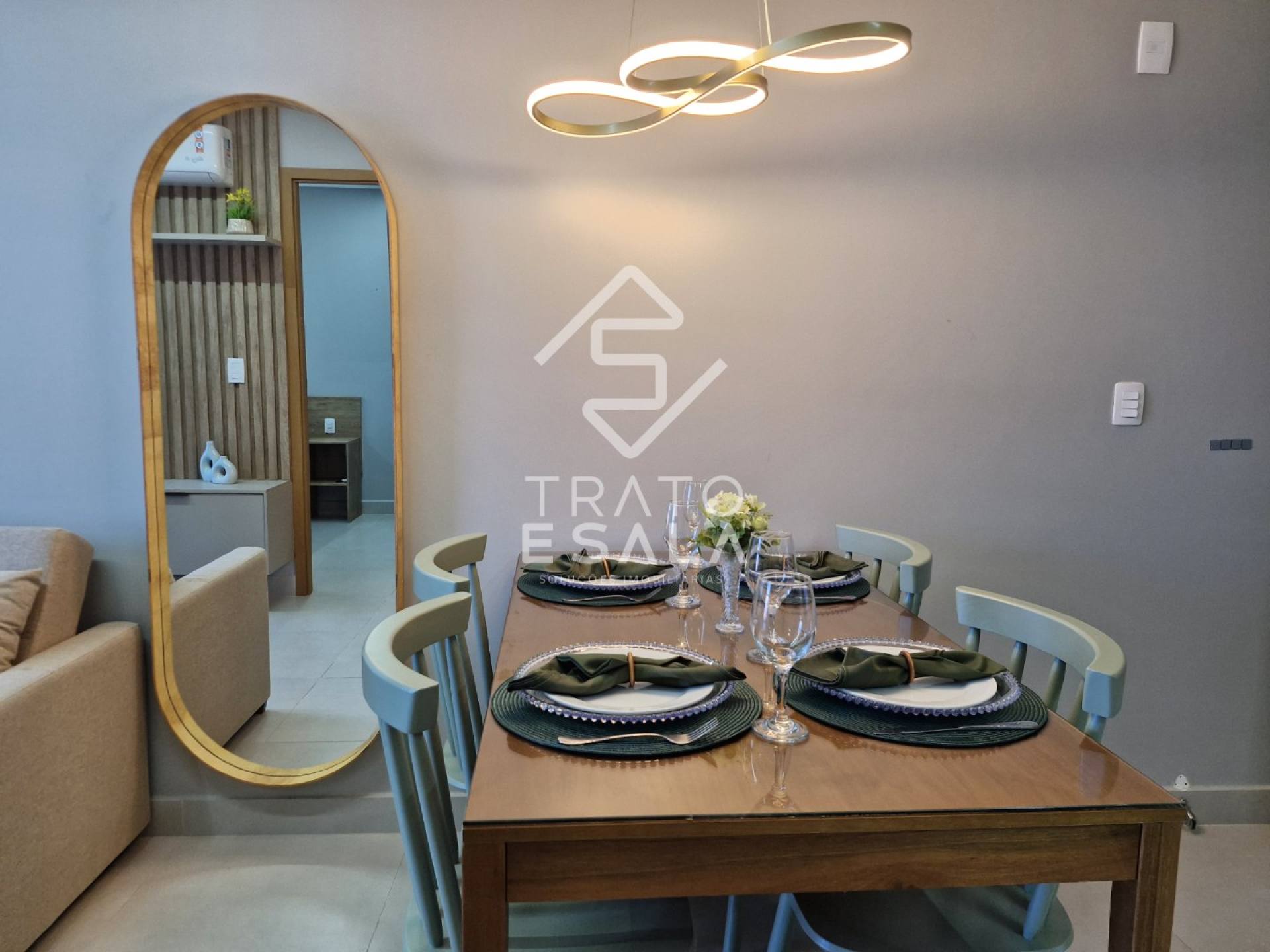 Quarto e sala novo e decorado, 2 quadras do mar e incrível área de lazer