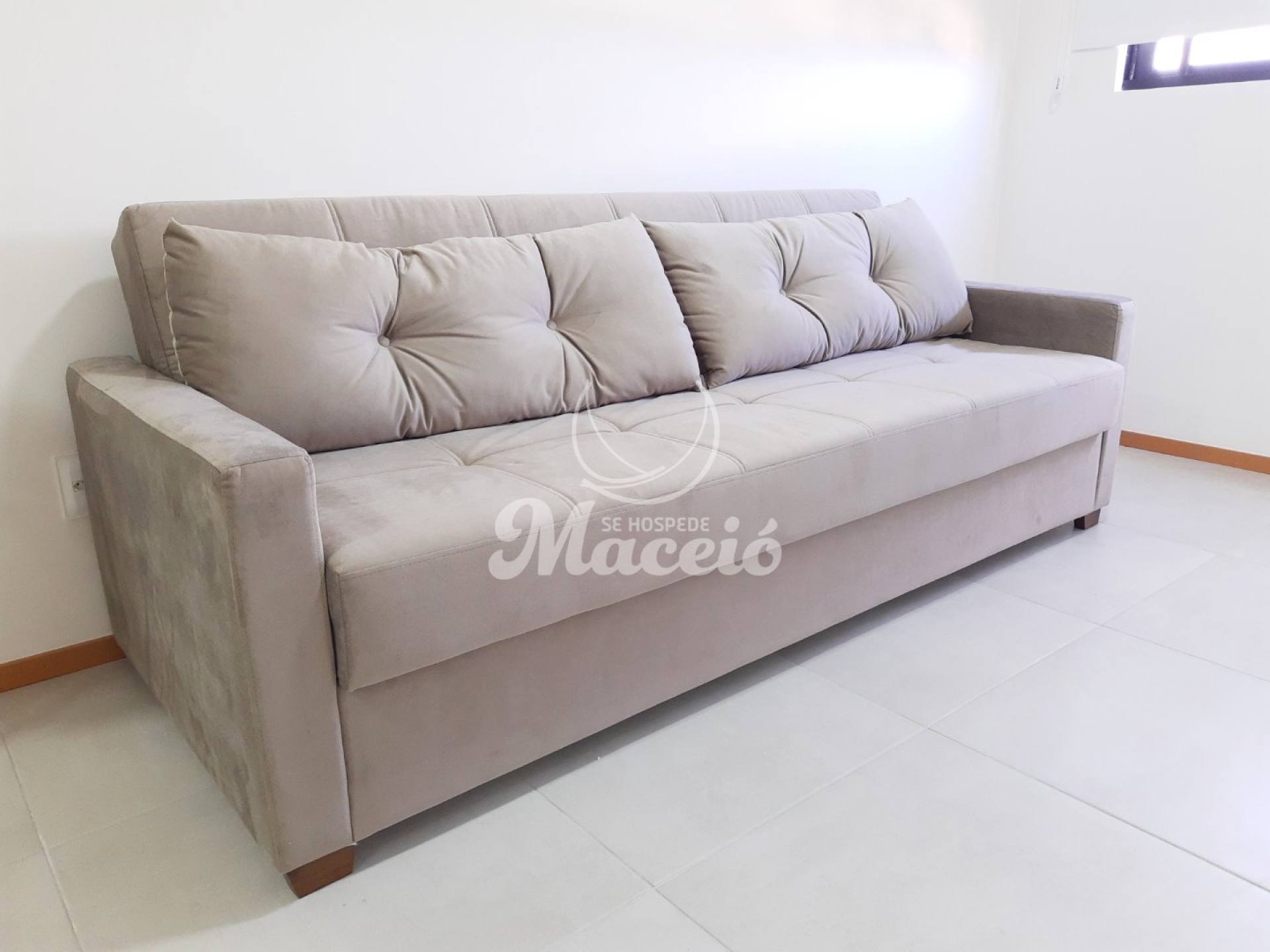 Quarto e sala mobiliado e à poucos metros da orla e do Corredor Vera Arruda