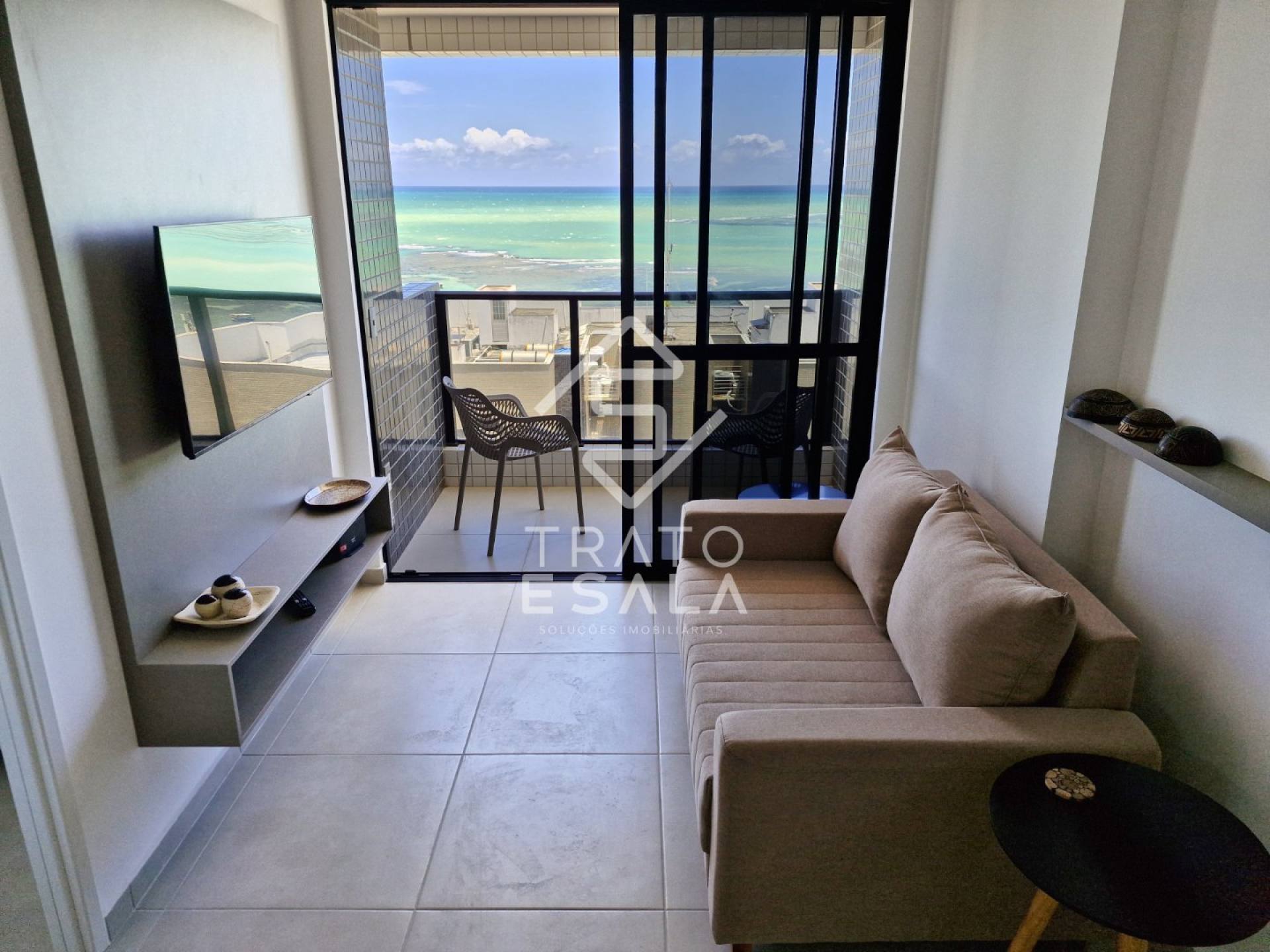 Quarto e sala, vista magnífica, orla da Ponta Verde, c/ área de lazer