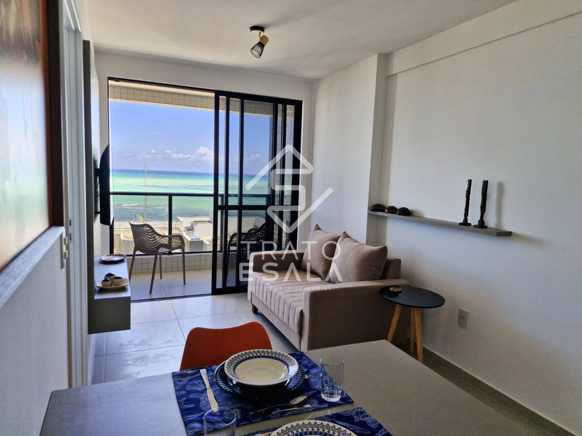 Quarto e sala, vista magnífica, orla da Ponta Verde, c/ área de lazer