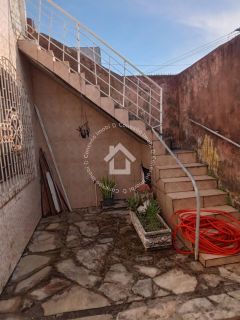 Casa com 2 pavimentos no José Conrado de Araújo