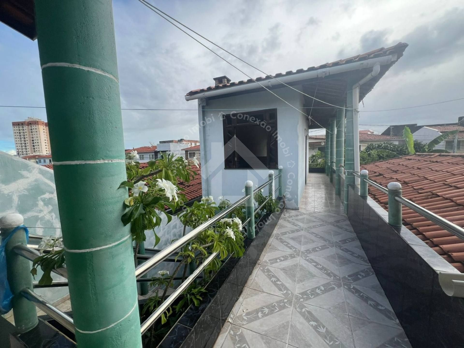 Casa à venda no CONDOMÍNIO MORADA DAS MANGUEIRAS - Avenida Augusto Franco