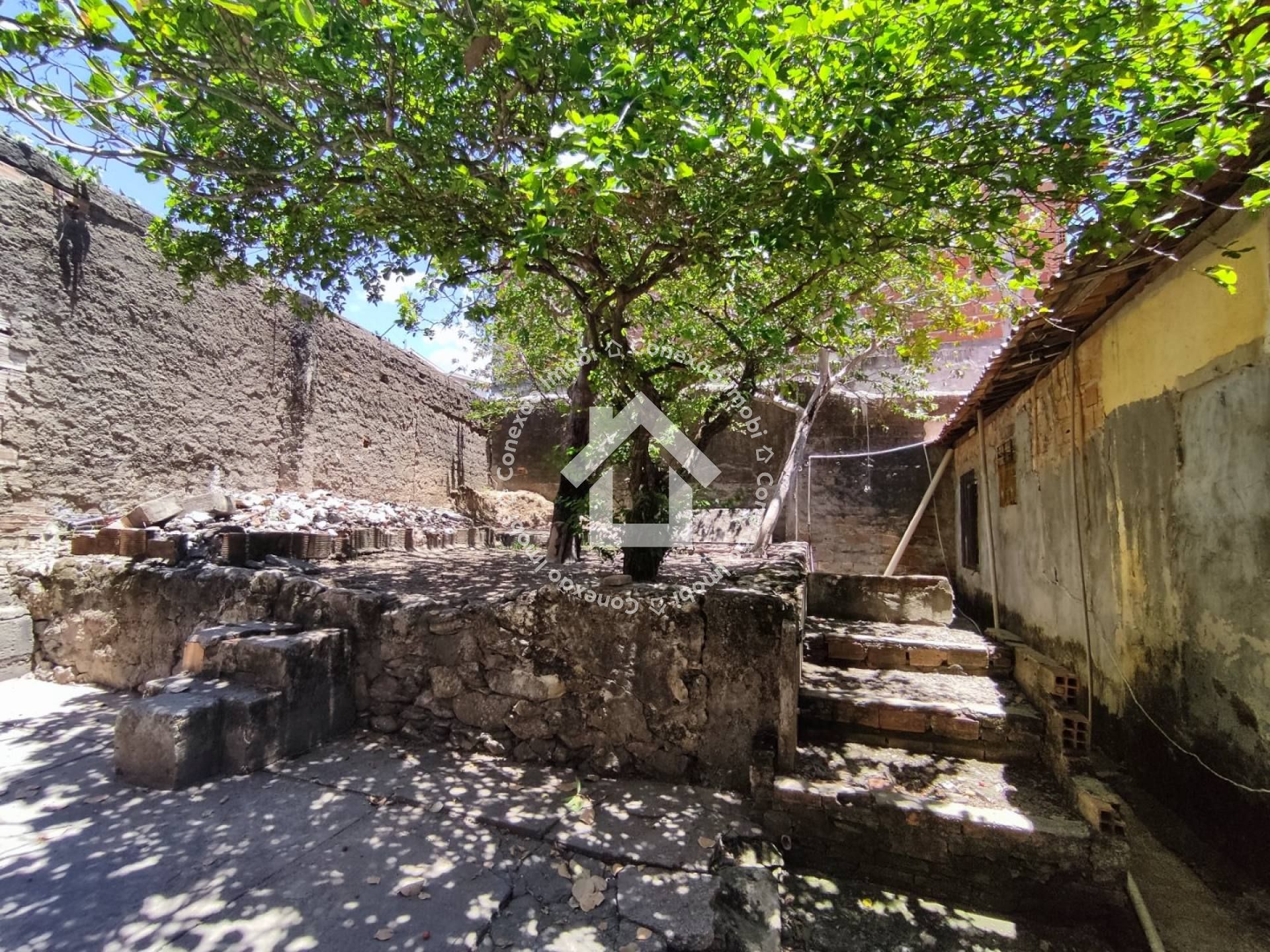 Casa à venda no Bairro Dom Luciano com 225m²