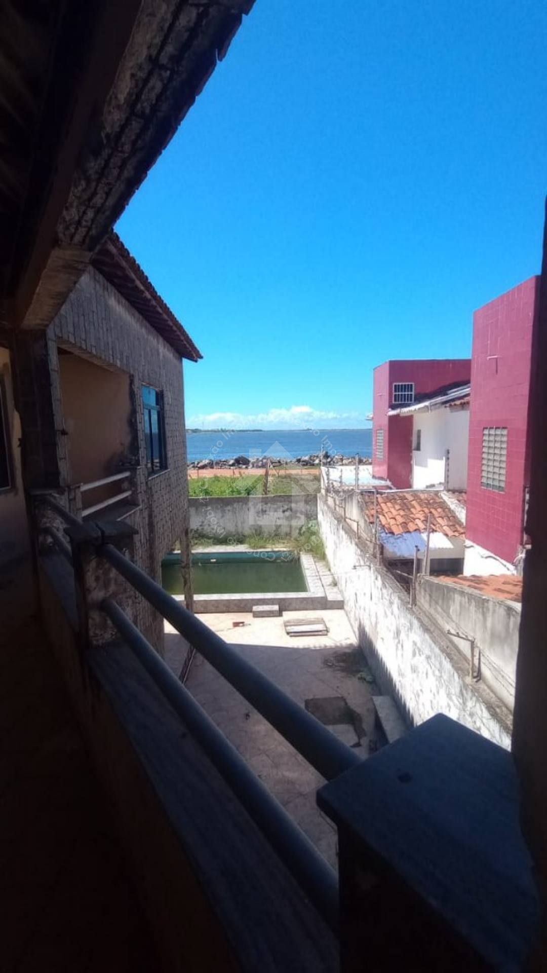 Vende-se casa no Coroa do Meio com 6 quartos