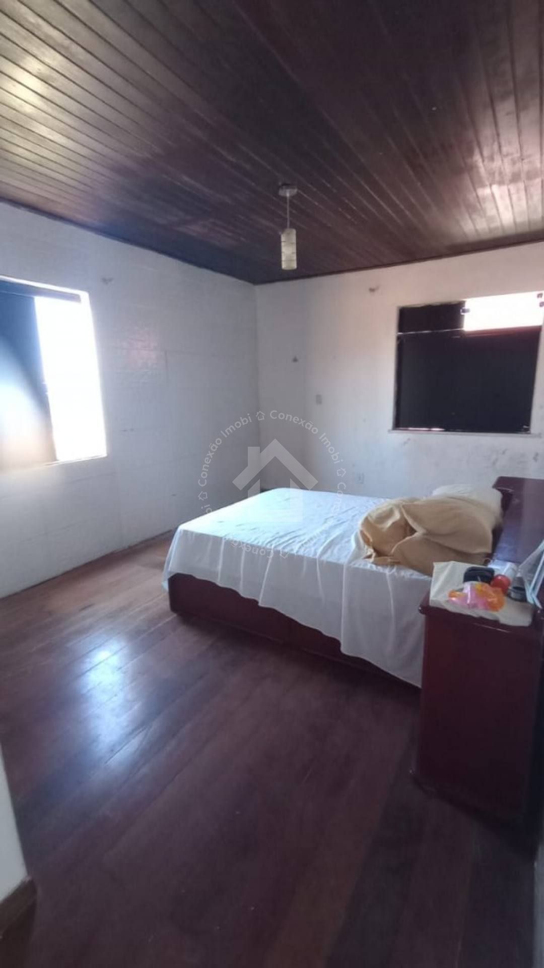 Vende-se casa no Coroa do Meio com 6 quartos