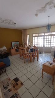 Vende-se casa no Coroa do Meio com 6 quartos